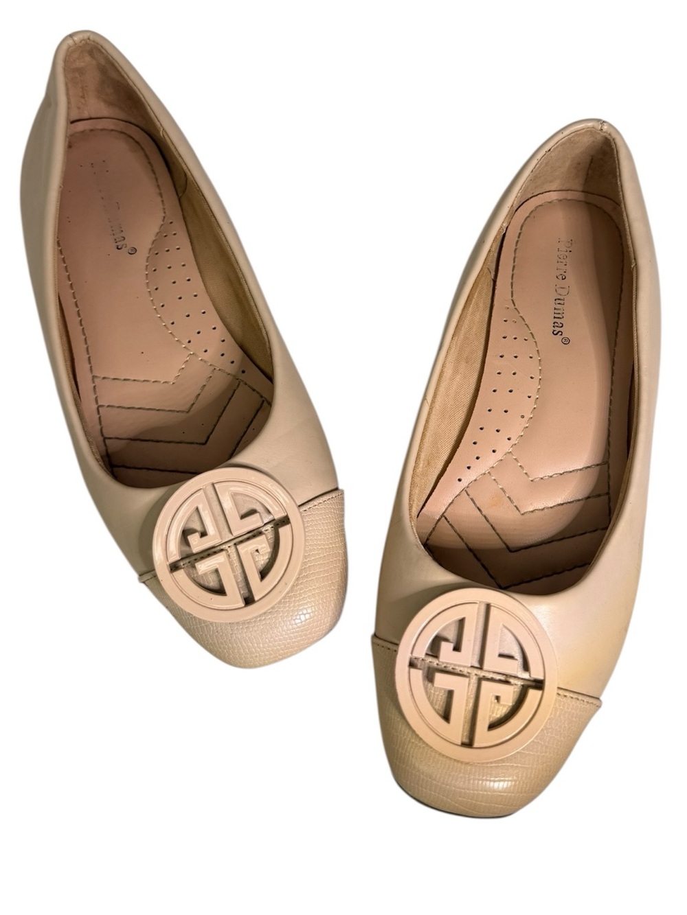 Pierre Dumas Beige Ballet Flats Medallion Slip On Shoes Womens Size 6